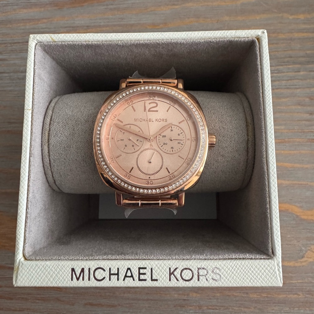 NWT Michael Kors rose gold watch